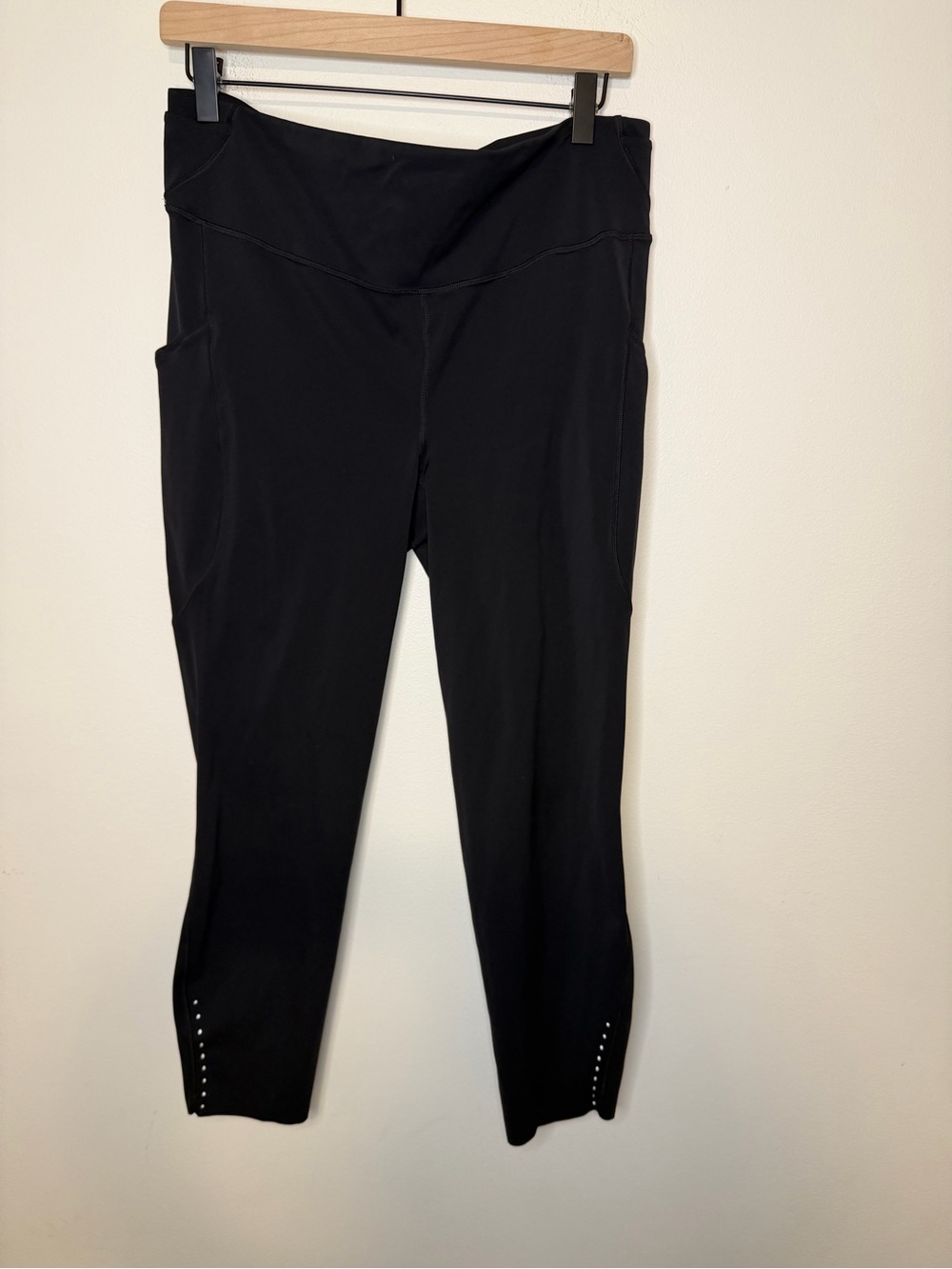 Lululemon Black Fast N Free Crop Leggings SZ 14 23” inseam